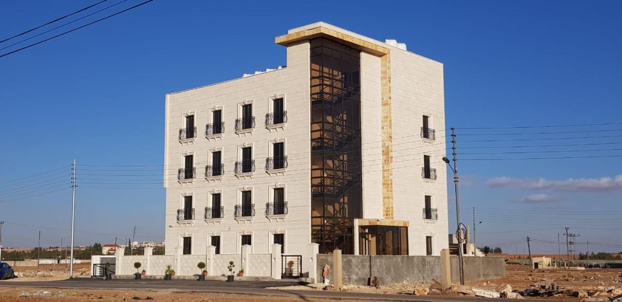 Tunaib Plaza Apartment Amman Exterior photo